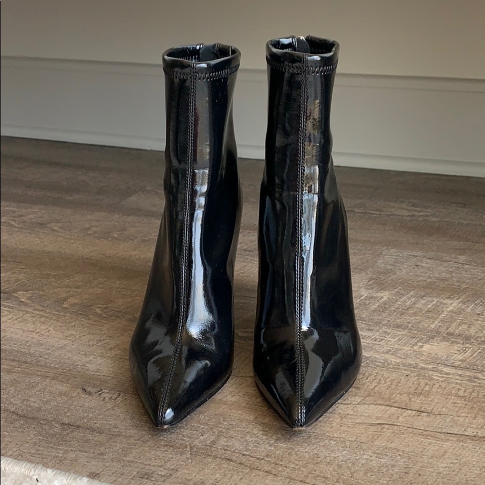 Jessica’s Simpson boogie heels